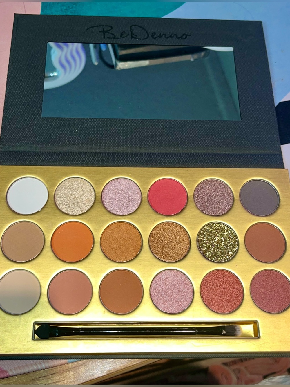 BeDenno NIB 18 Shades Eyeshadow Palette with Dual Brush!